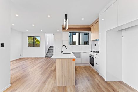 Photo of property in 4/12 Hamlin Road, Mount Wellington, Auckland, 1060