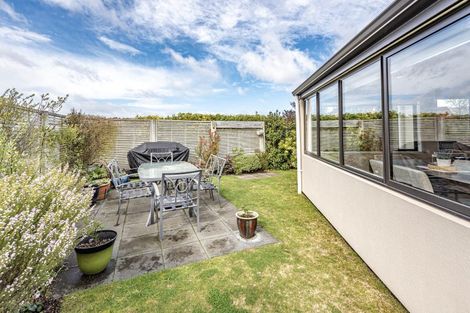 Photo of property in Caversham Park, 2/19 Caversham Road, Westmere, Whanganui, 4501