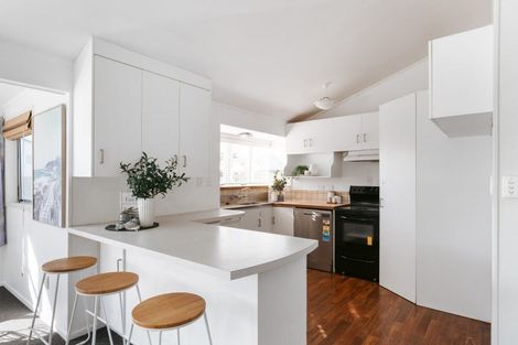 Photo of property in 144 Karewa Parade, Papamoa Beach, Papamoa, 3118