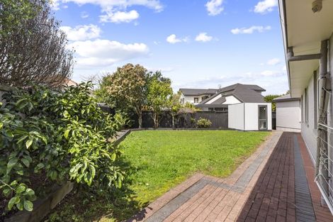 Photo of property in 9 Nathan Close, Somerville, Auckland, 2014