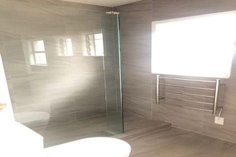 Photo of property in 1/3 Ocean View Road, Hillcrest, Auckland, 0627