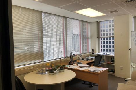 Photo of property in 175 Queen Street, Northcote Point, Auckland, 0627