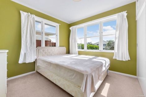 Photo of property in 17 Tamariki Avenue, Kelston, Auckland, 0602