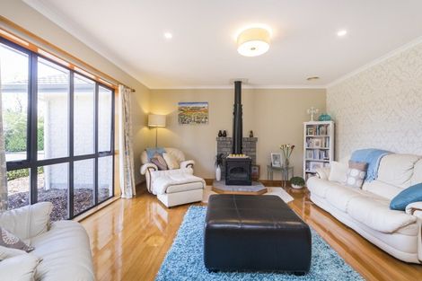 Photo of property in 294 Polson Hill Drive, Aokautere, Palmerston North, 4471