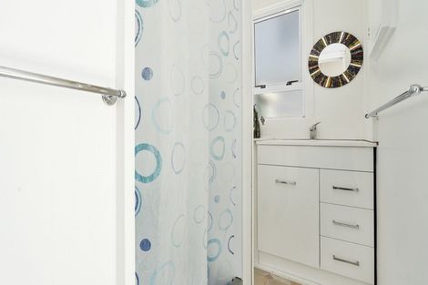 Photo of property in 51 Fifth Avenue, Urenui, 4377