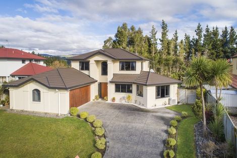 Photo of property in 98 Pacific Drive, Fitzherbert, Palmerston North, 4410