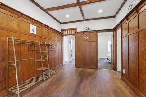 Photo of property in 7 Crawford Road, Kilbirnie, Wellington, 6022