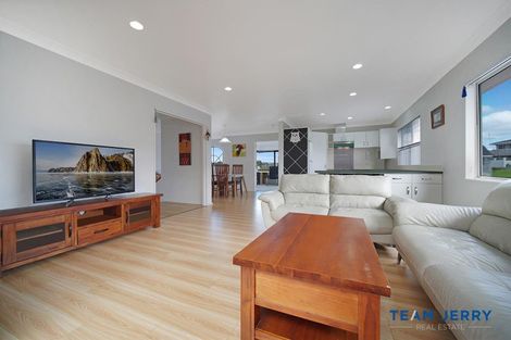 Photo of property in 2/9 Mccrystal Avenue, Bucklands Beach, Auckland, 2012