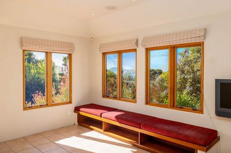 Photo of property in 10 Tau Crescent, Diamond Harbour, 8972
