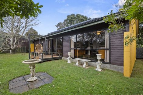Photo of property in 9 Warden Place, Mangere Bridge, Auckland, 2022
