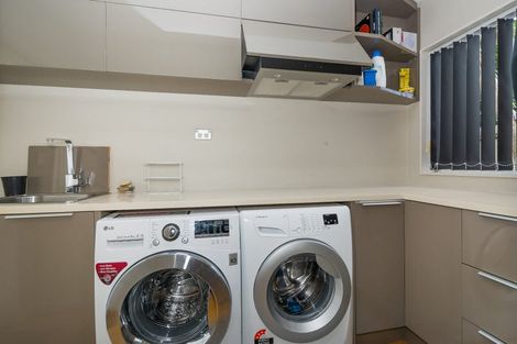 Photo of property in 90 Oakway Drive, Schnapper Rock, Auckland, 0632