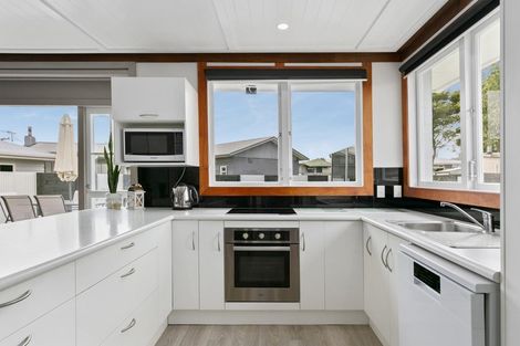 Photo of property in 4 Tamatea Road, Taupo, 3330