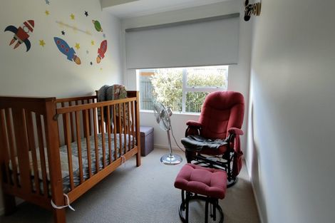 Photo of property in 74 Birdwood Road, Swanson, Auckland, 0612