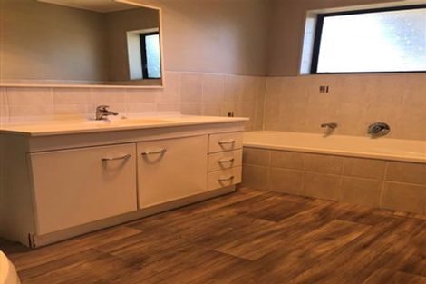 Photo of property in 2/44 Willis Road, Papakura, 2110