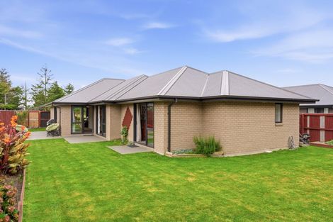 Photo of property in 16 Pallid Green, Rolleston, 7615