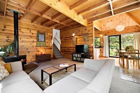 Photo of property in 5 Mackinnon Terrace, Sunshine Bay, Queenstown, 9300