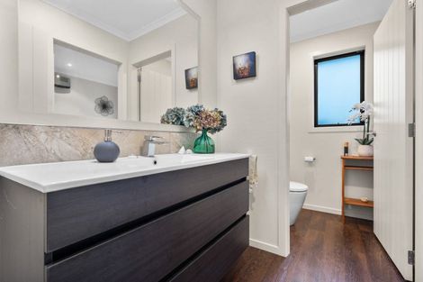 Photo of property in 24 Carrington Drive, Carterton, 5713