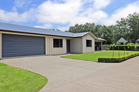 Photo of property in 16 Airini Road, Waimarama, Havelock North, 4294