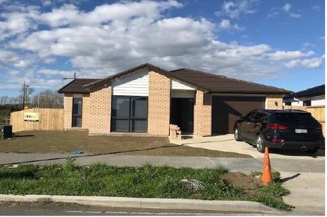 Photo of property in 33 Koroheke Road, Takanini, 2110