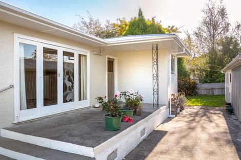 Photo of property in 16 Taylor Street, Carterton, 5713