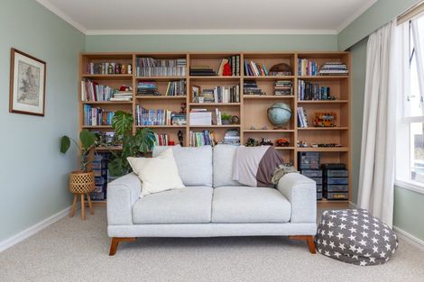 Photo of property in 30 Newry Road, Raumati Beach, Paraparaumu, 5032