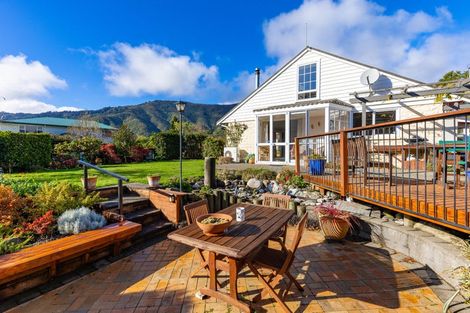 Photo of property in 16 Huia Street, Waikawa, Picton, 7220