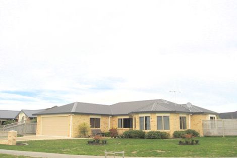 Photo of property in 9 Saxon Woods Drive, Rototuna North, Hamilton, 3210