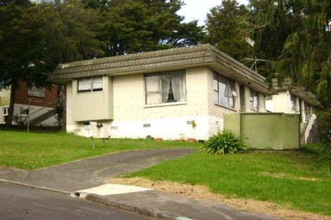 Photo of property in 1/3 Tusac Place, Totara Vale, Auckland, 0627