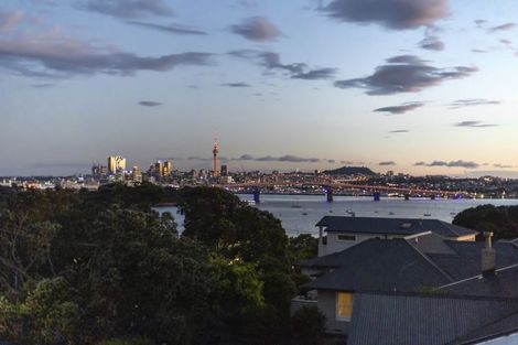 Photo of property in 31 Seaview Avenue, Northcote, Auckland, 0627