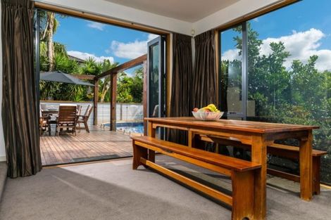 Photo of property in 2 Te Wharau Drive, Greenhithe, Auckland, 0632