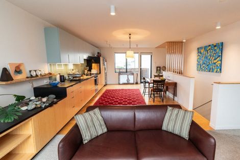 Photo of property in 76 Brougham Street, Mount Victoria, Wellington, 6011