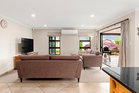 Photo of property in 2 Compton Grove, Huntington, Hamilton, 3210