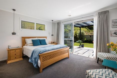 Photo of property in 35 Banks Boulevard, Whitby, Porirua, 5024