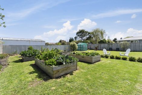 Photo of property in 21 Old Coach Road South, Otaki Beach, Otaki, 5512