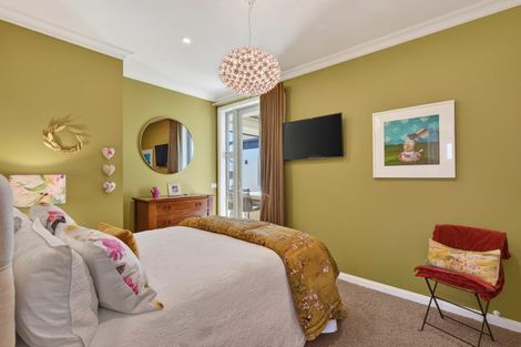 Photo of property in 5 Tupuhi Place, Highlands Park, New Plymouth, 4312