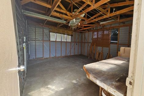 Photo of property in 2 Tuna Place, Manurewa, Auckland, 2102