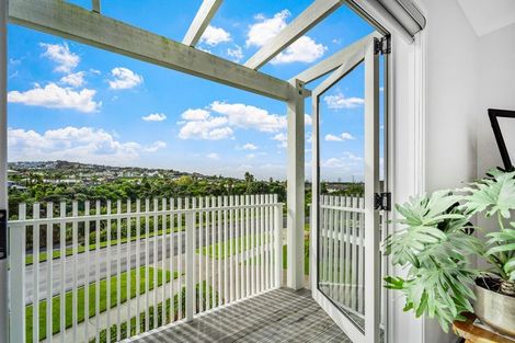Photo of property in 92 Arran Point Parade, Orewa, 0931