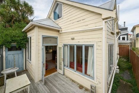 Photo of property in 39 Queen Street, Mount Victoria, Wellington, 6011