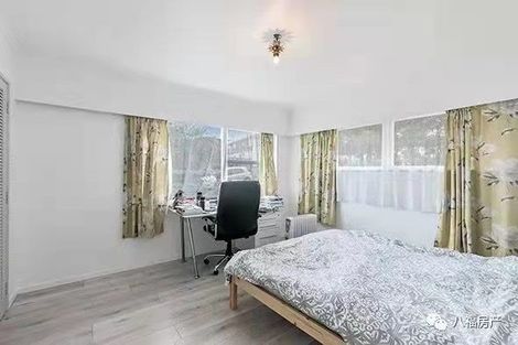Photo of property in 10 Holdaway Avenue, Northcote, Auckland, 0627