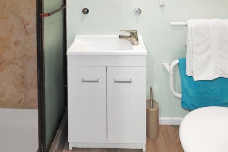 Photo of property in 38 Hennessy Street East, Foxton Beach, Foxton, 4815