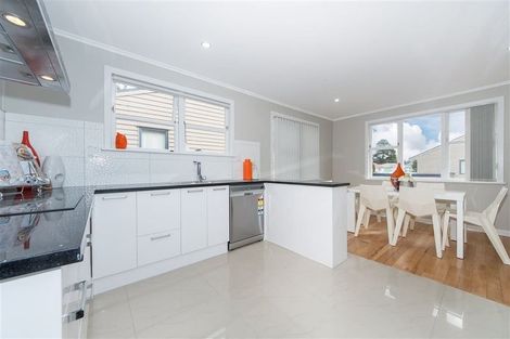 Photo of property in 4 Kelkirk Street, Kelston, Auckland, 0602