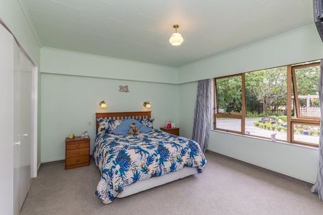 Photo of property in 470 Tararua Road, Levin, 5571