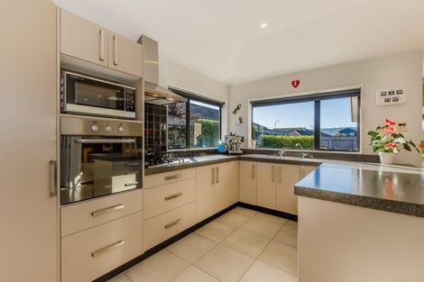 Photo of property in 7 Consort Close, Paraparaumu Beach, Paraparaumu, 5032