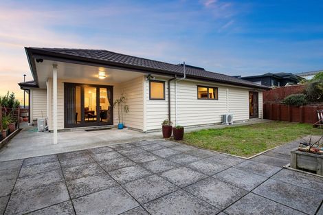 Photo of property in 16 Frances Brown Avenue, Aotea, Porirua, 5024