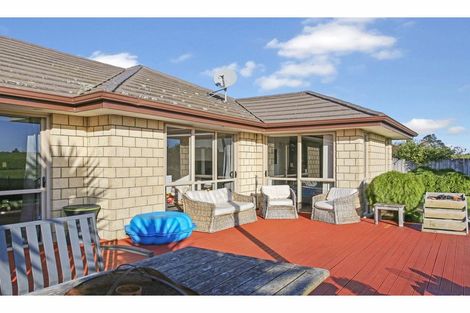 Photo of property in 24 Breaker Grove, Waiuku, 2123