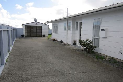 Photo of property in 108 Ryder Crescent, Levin, 5510