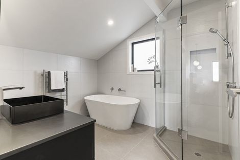 Photo of property in 1/47 Deep Creek Road, Waiake, Auckland, 0630