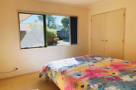 Photo of property in 72a Hepburn Road, Glendene, Auckland, 0602