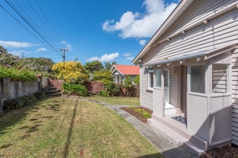 Photo of property in 87 Parkvale Road, Karori, Wellington, 6012