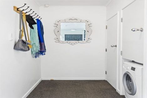 Photo of property in 1/2a Eskdale Road, Birkdale, Auckland, 0626